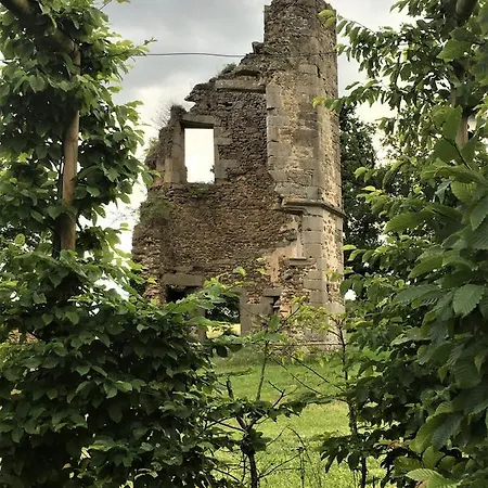 Chateau De La Chasse-guerre * Hardanges