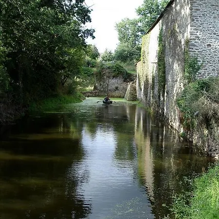 Chateau De La Chasse-guerre Hardanges