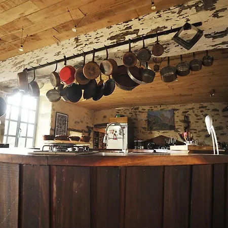 Chateau De La Chasse-guerre