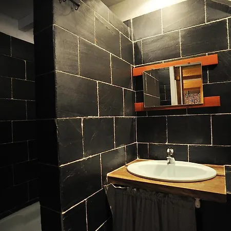 Chateau De La Chasse-guerre Hardanges