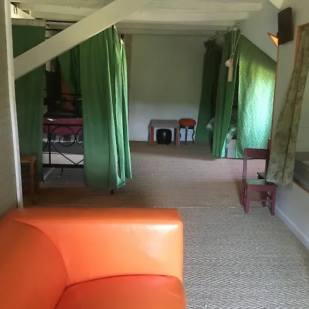 Chateau De La Chasse-guerre Hardanges