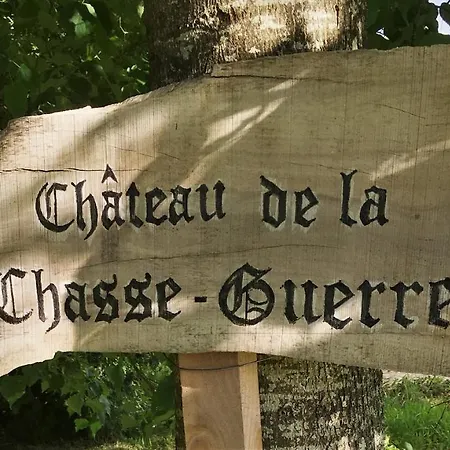 Chateau De La Chasse-guerre 住宿加早餐酒店