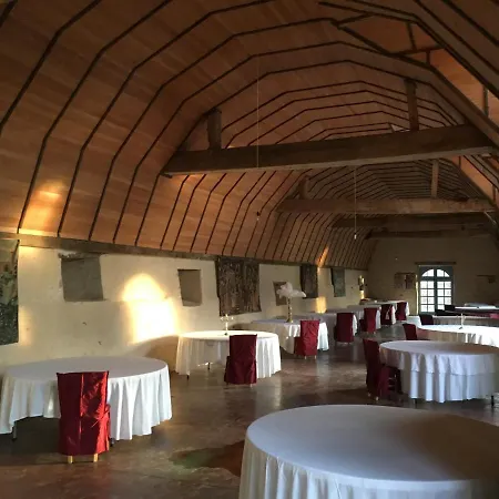 Chateau De La Chasse-guerre * Hardanges