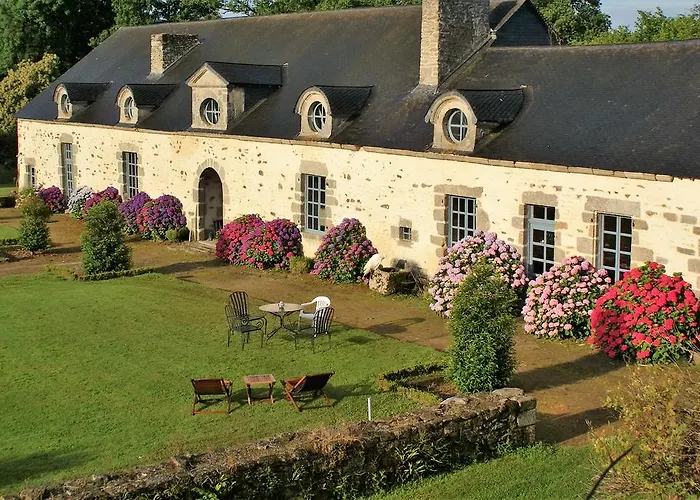 Chateau De La Chasse-guerre Hardanges
