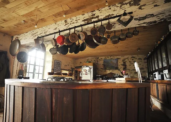 Chateau De La Chasse-guerre