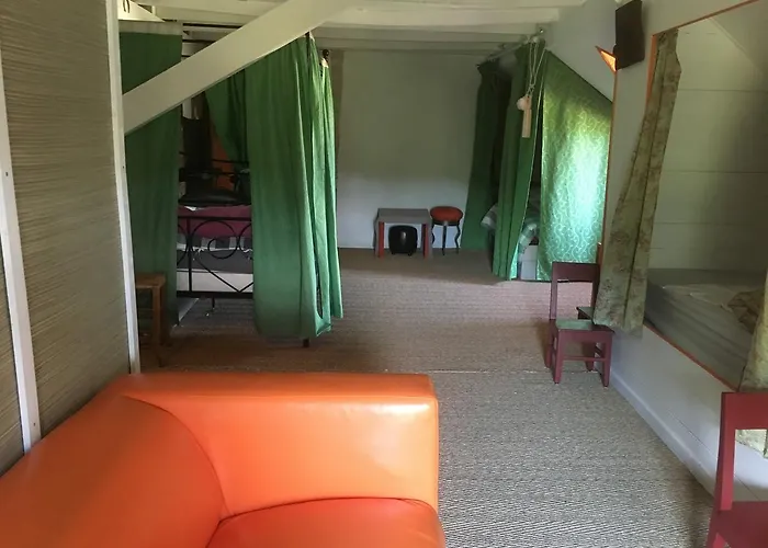 Chateau De La Chasse-guerre Hardanges