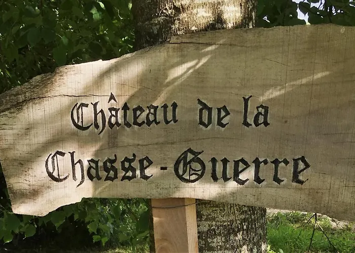 Chateau De La Chasse-guerre B&B